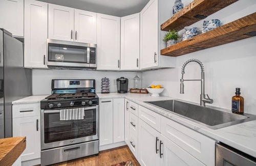 Atlantic City House | Modern 4BR/2BA -2.5 Blocks to Beach