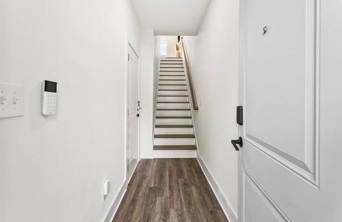 Atlanta House | Modern 4BR/4BA Escape 10 Min to Downtown ATL