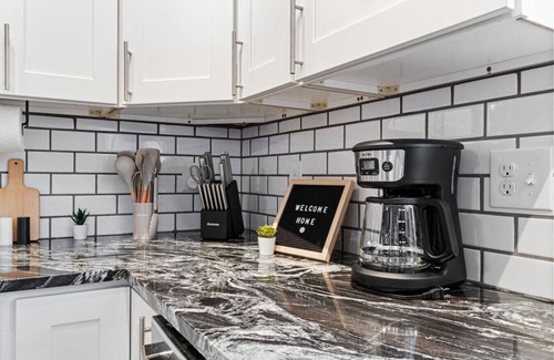 Larimer House | Modern 4BR Home, Fully Equipped Kitchen & Parking