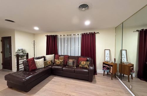 Southeast Houston House | Modern 5 Bd 2bath Home Near NRG & Med Center