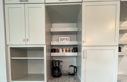 Great Falls House | Modern 5bd mins from downtown