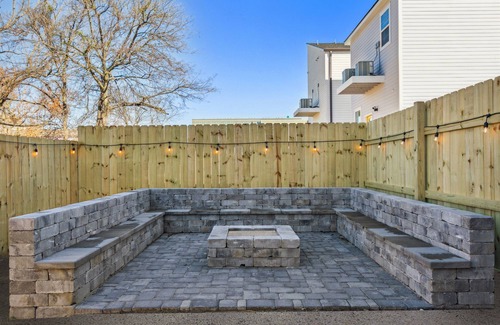 Tulane - Gravier House | Modern 5BR/5BA Escape | Near FQ & Private Parking