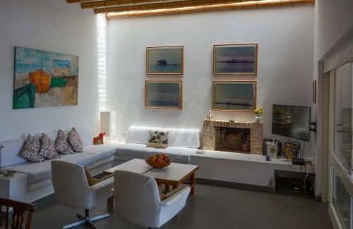 Pisco Apartment | Modern 5BR House with Private Pool in Paracas