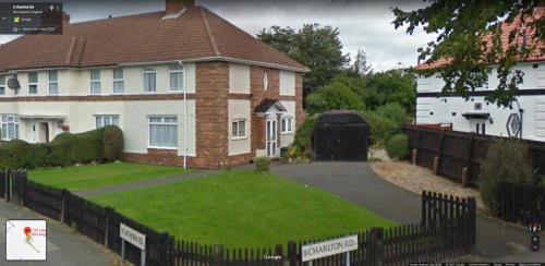 Birmingham Apartment | Modern 6-Bed-Groups-Contractors onsite Parking Vans-Cars