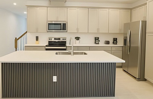 Florida Central Atlantic Coast House | Modern 6BR Villa | Heated Pool | Solara Resort
