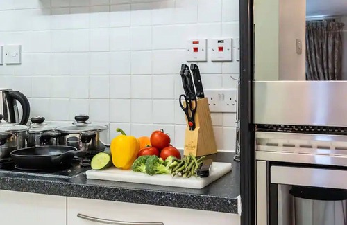 Courtfield Apartment | Modern, Aesthetic 2bed 2bath, South Kensington