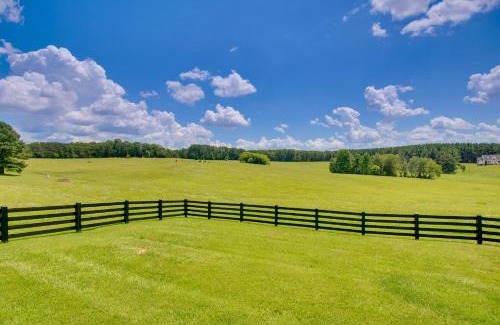 Altavista House | Modern Altavista Farmhouse with Countryside Views