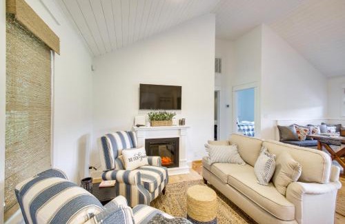 Altavista House | Modern Altavista Farmhouse with Countryside Views