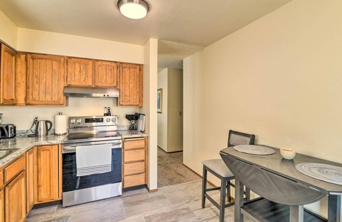 Abbott Loop House | Modern Anchorage Townhome: 8 Mi to Downtown!