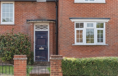 Sandwich House | Modern and comfortable holiday home, located in the charming historic town of Sandwich. Perfect for