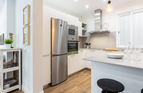 Ibiza Apartment | Modern and confortable property next to Retiro Park ideal for 5 people
