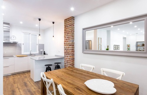 Ibiza Apartment | Modern and confortable property next to Retiro Park ideal for 5 people