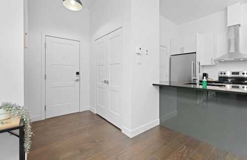 La Petite-Patrie Apartment | Modern and Cozy 2bdr near St-Hubert Plaza