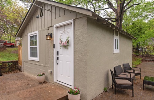 Little Rock Cottage | Modern and cozy cottage. Spacious and conveniently located near medical center