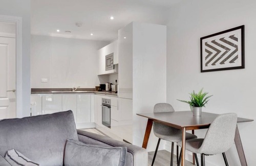 Bordesley Apartment | Modern and Roomy 1 Bed Flat in Central Birmingham