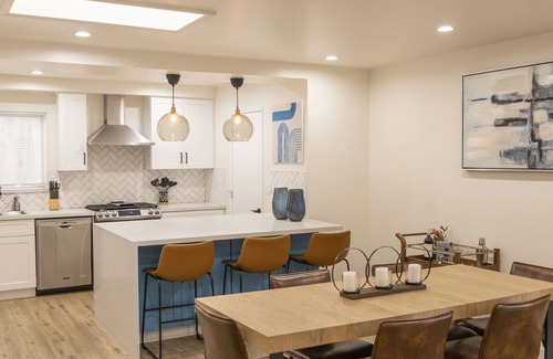 San Luis Obispo House | Modern and Spacious Home for Groups and Families