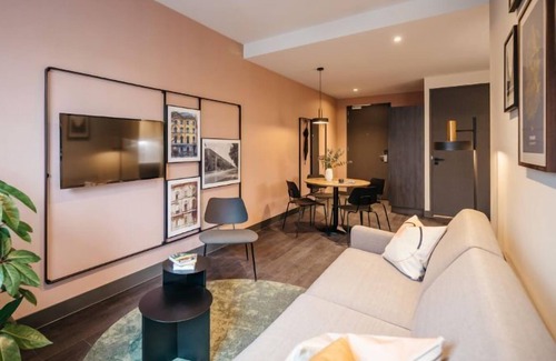 The Hague Center Apartment | Modern and spacious one-bedroom apartment offering you the comfort of home