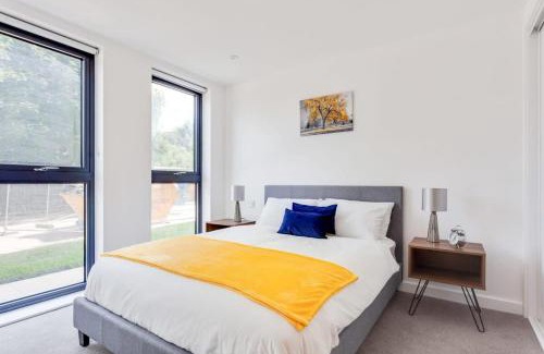 The Westside Apartment | Modern and Stylish 1Bed Flat Centrally Located