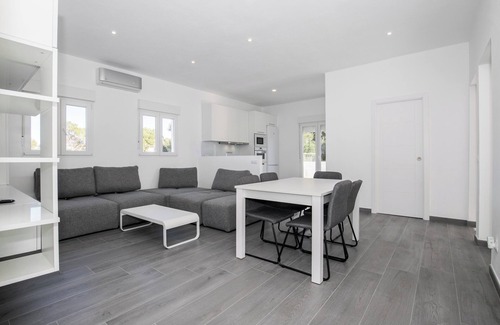 Cala Blanca Apartment | Modern Apartment "Marei 2" with Private Rooftop Terrace, Pool, Air Conditioning and Wi-Fi