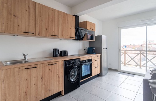 Mimizan-Plage Apartment | Modern apartment 50m from ocean, sleeps 4, with parking at Mimizan Plage