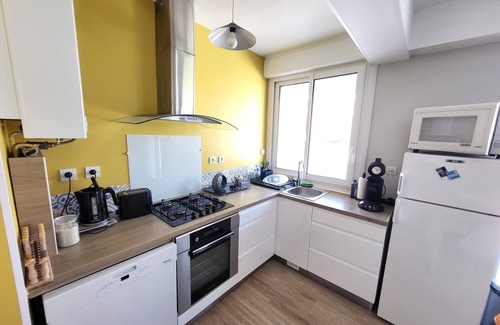 Les Sables d'Olonne Apartment | Modern Apartment - 300m Beach - Pets Allowed
