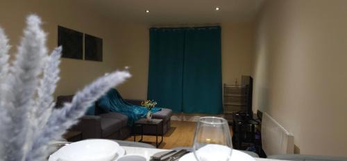 Ipswich Apartment | Modern Apartment 5 at Christchurch Park