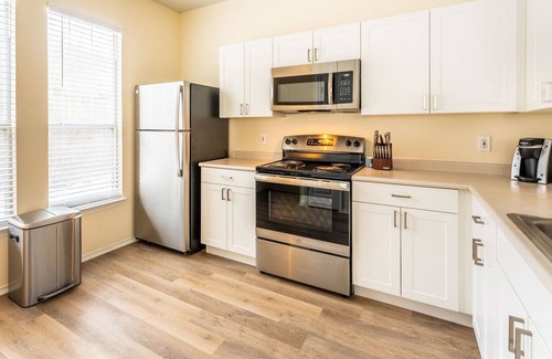 West Chester Apartment | Modern Apartment in Prime Location (ID6811X69)