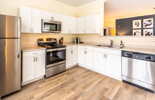 West Chester Apartment | Modern Apartment in Prime Location (ID6811X69)