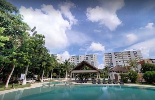 Jacinto Pat Apartment | Modern Apartment in Cancun! Family condo with pool