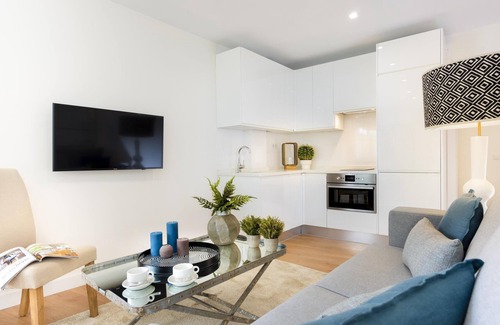 Historical Center Apartment | Modern Apartment in Historic Center. Pajaritos II