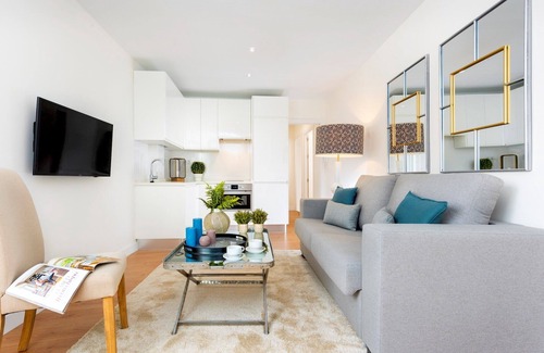 Historical Center Apartment | Modern Apartment in Historic Center. Pajaritos II
