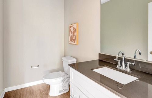 Nashville Apartment | Modern Apartment in Prime Location (ID6493X28)