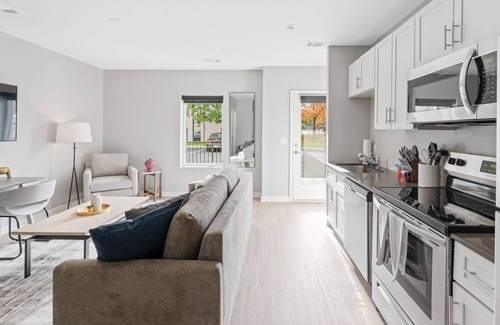 Nashville Apartment | Modern Apartment in Prime Location (ID6493X23)