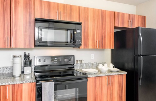 Vancouver Apartment | Modern Apartment in Prime Location (ID4516)