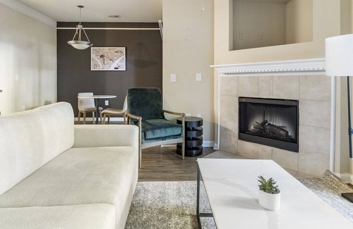 Northwest Raleigh Apartment | Modern Apartment in Prime Location (ID1189X390)