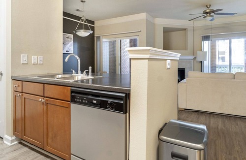Northwest Raleigh Apartment | Modern Apartment in Prime Location (ID1189X390)