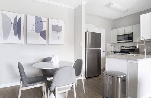Northwest Raleigh Apartment | Modern Apartment in Prime Location (ID1206X025)