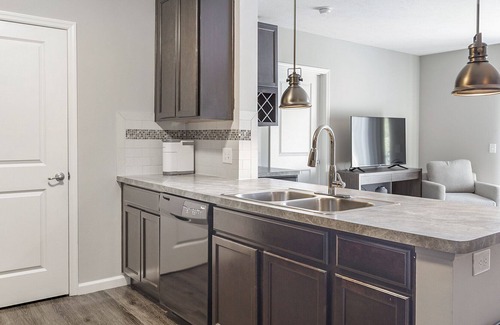Northwest Columbus Apartment | Modern Apartment in Prime Location (ID1011X392)