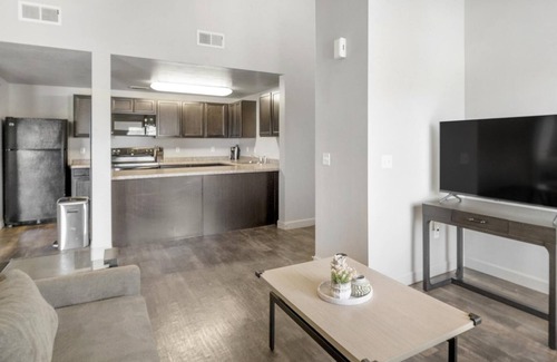 Magna Apartment | Modern Apartment in Prime Location (ID2951X44)