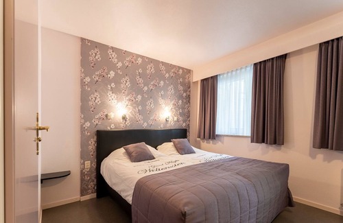 Strucht House | Modern Apartment in Schin op Geul with 4 bathrooms en suite