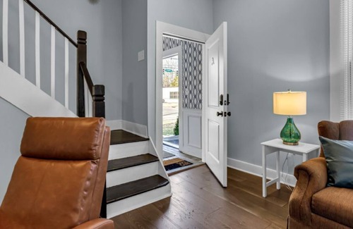 Downtown Greensboro Apartment | Modern Apartment near Downtown Greensboro