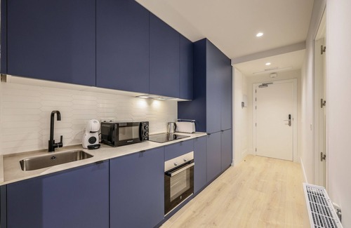 Puerta del Angel Apartment | Modern apartment near the Royal Palace 04