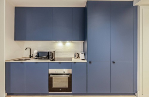 Puerta del Angel Apartment | Modern apartment near the Royal Palace 04