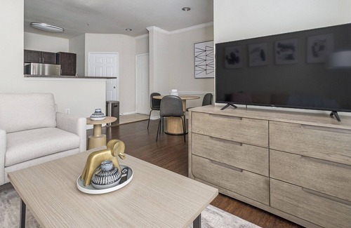 Alden Bridge Apartment | Modern Apartment in Prime Location (ID1337X194)