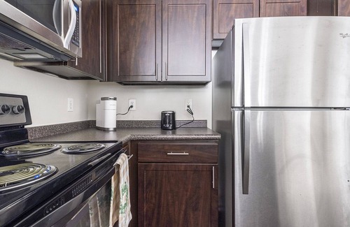 Alden Bridge Apartment | Modern Apartment in Prime Location (ID1337X194)