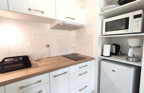Trebeurden Apartment | Modern Apartment with WiFi, Terrace, and Garden near Pors Mabo Beach in Trébeurden