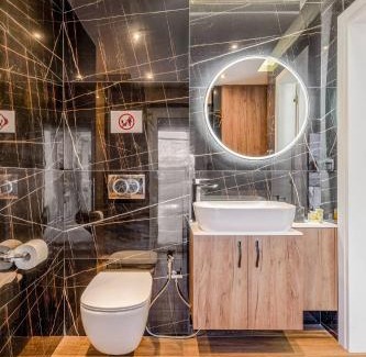 Vardaris Apartment | Modern Apartment with Large Balcony & City Views Central Thessaloniki