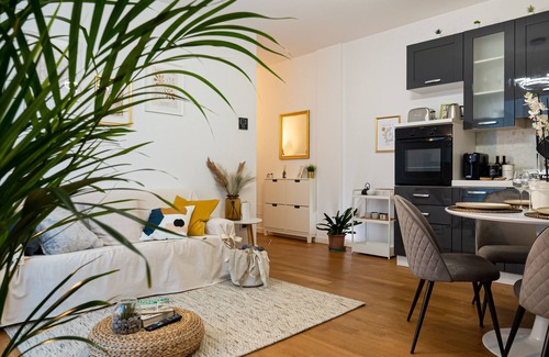Mantua Apartment | Modern apartment with private park - Maison Blanche