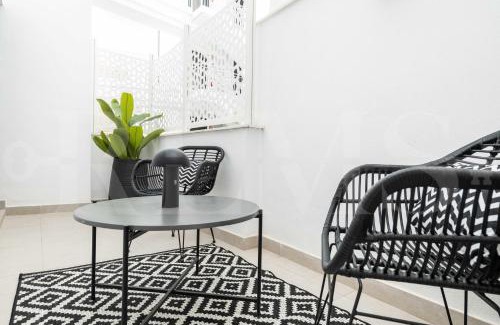 La Trinidad Apartment | Modern apartment with patio, pool & parking REMS