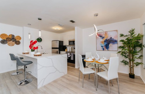 Middle River Terrace Apartment | Modern APT - Close to beach, a neighborhood dock & Downtown and has Free Parking
